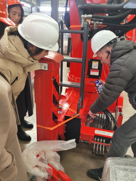 Завод по изготовлению КМУ BOB-LIFT: взгляд изнутри.